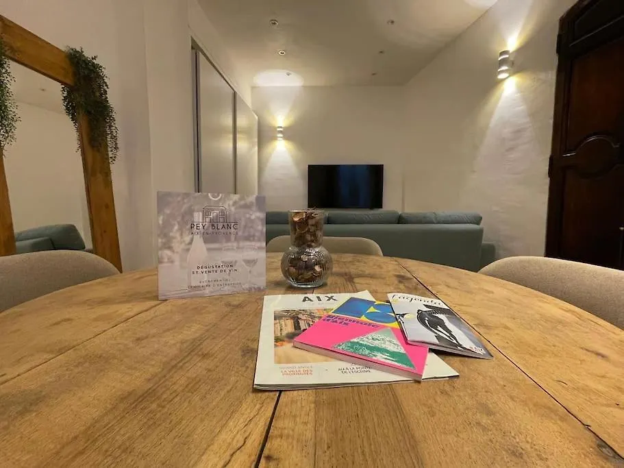 T2 Cosy - Place Des Cardeurs Aix-en-Provence France